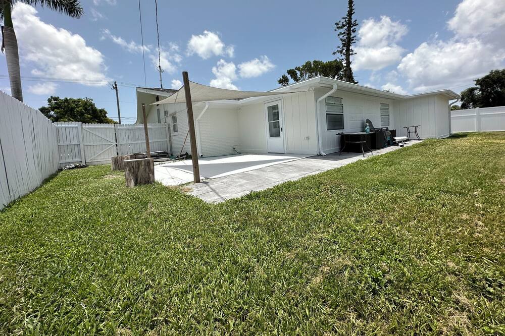 Photo of Outdoor in Cypress Lake