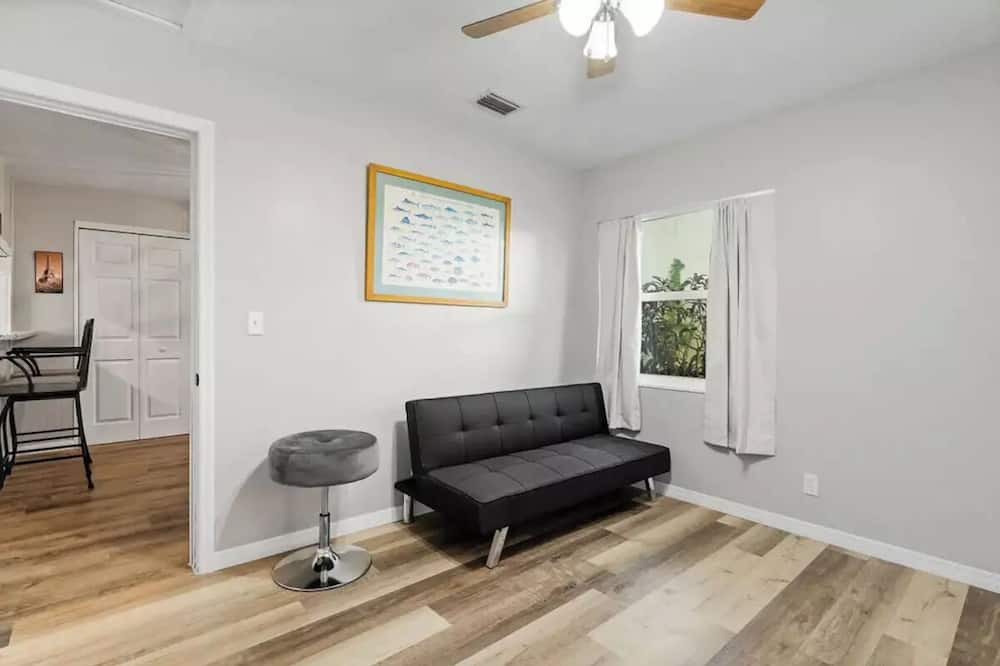 Photo of Livingroom in Disston Heights