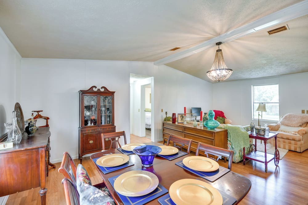 Photo of Bedroom in Macon County