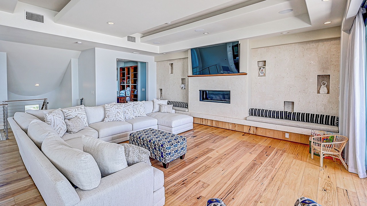 Photo of Livingroom in Crescent Beach