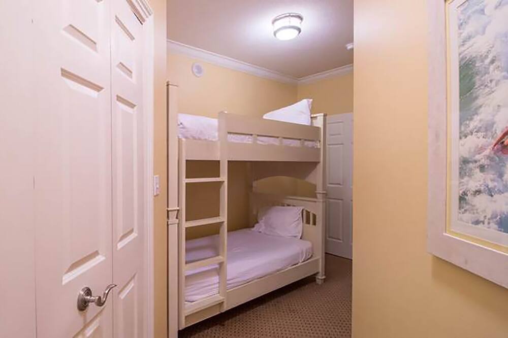 Photo of Bedroom in Holiday Isle