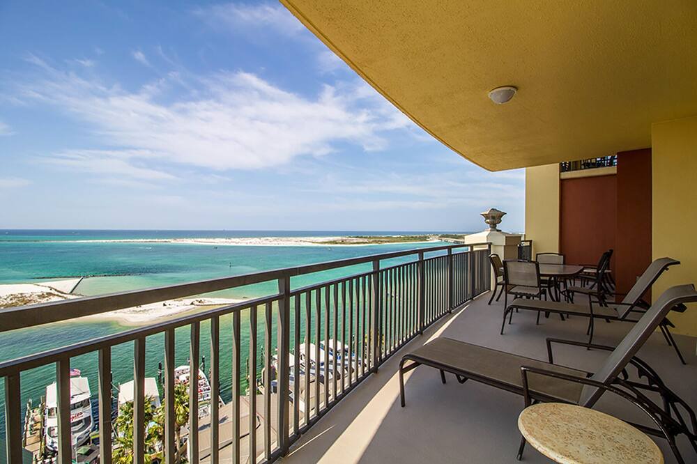 Photo of Patio Balcony in Holiday Isle