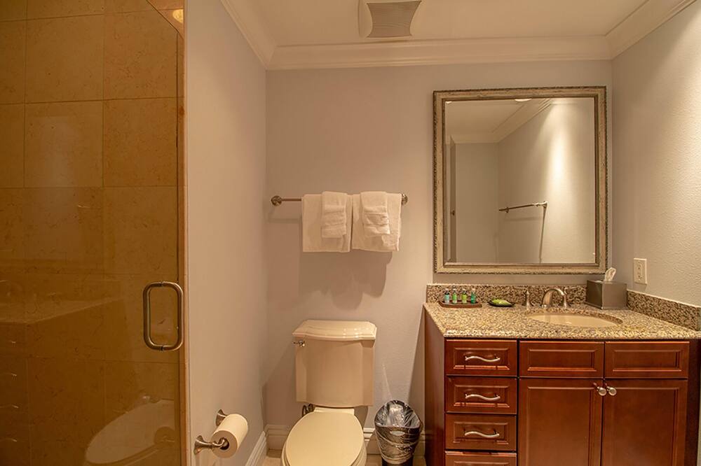 Photo of Bathroom in Holiday Isle