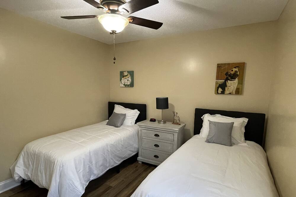 Photo of Bedroom in Kathleen