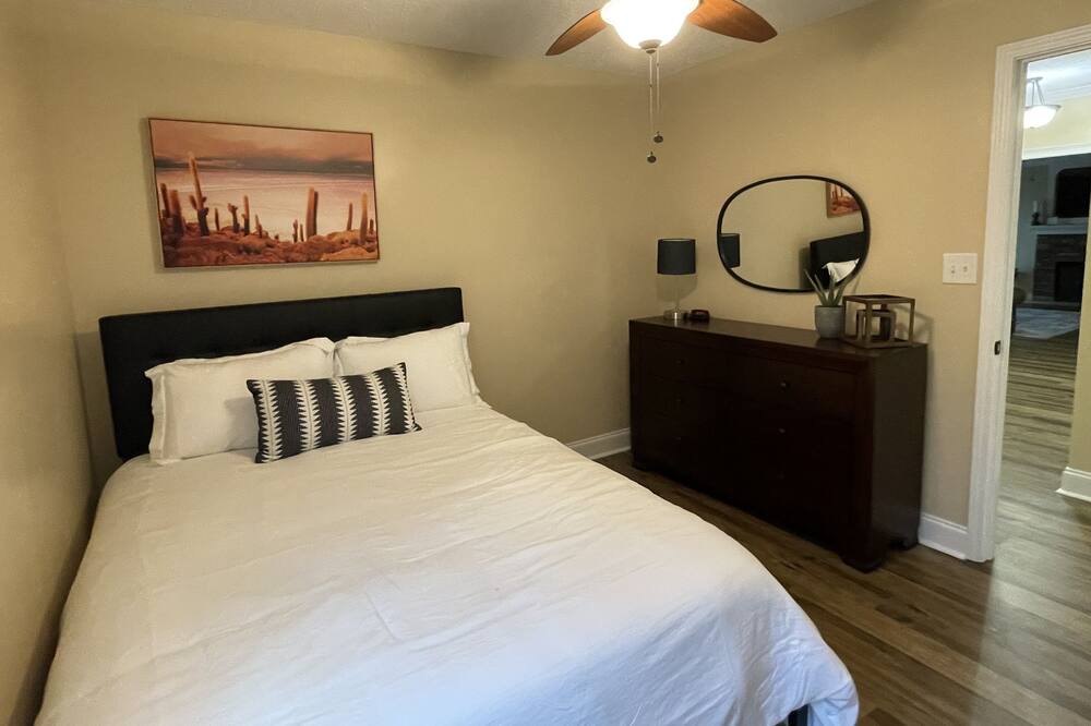 Photo of Bedroom in Kathleen