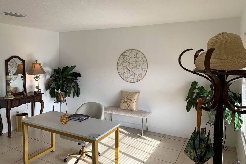 Photo of Livingroom in Parker