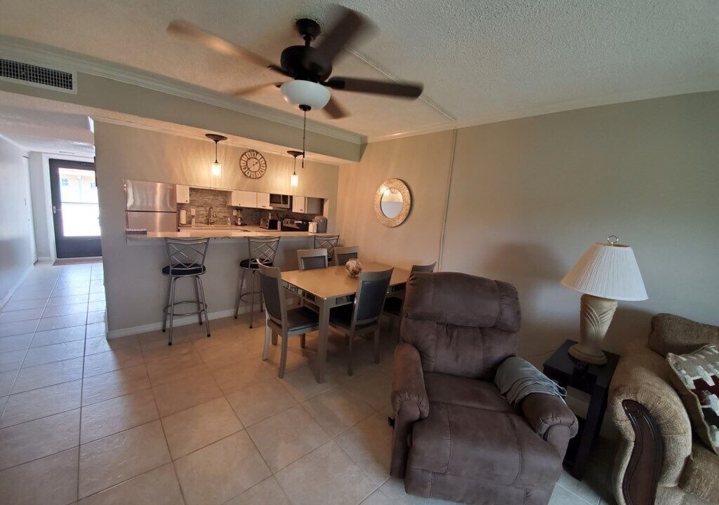 Photo of Livingroom in Crescent Beach