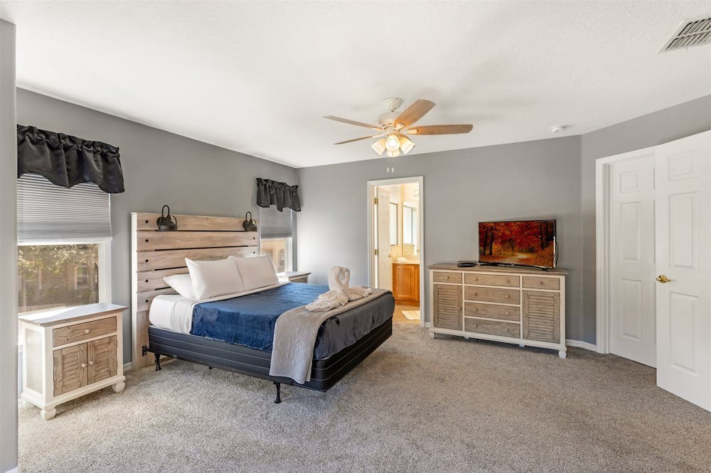 Photo of Bedroom in Watersong