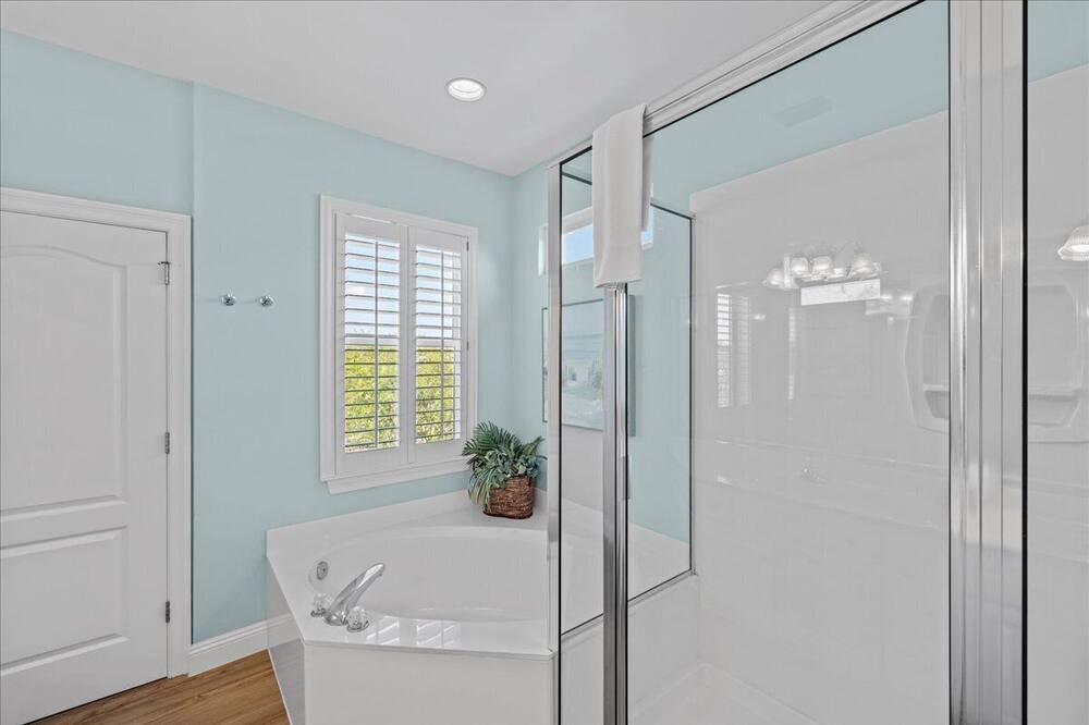 Photo of Bathroom in Clipper Cove