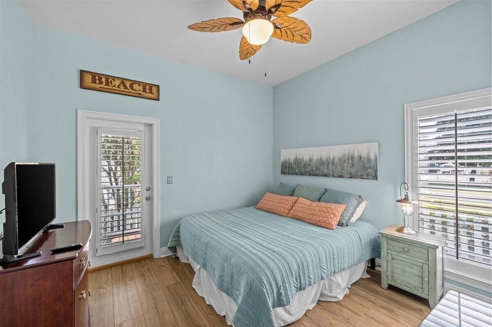 Photo of Bedroom in Clipper Cove