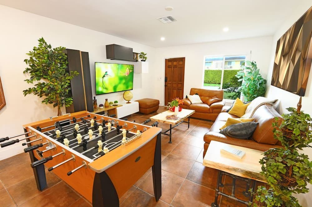 Photo of Livingroom in Coral Heights