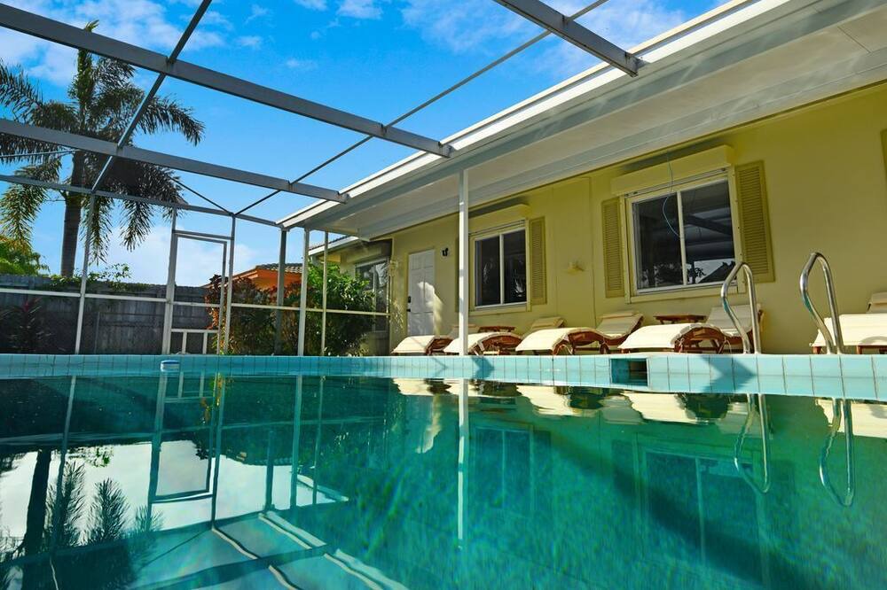 Photo of Outdoor in Coral Heights