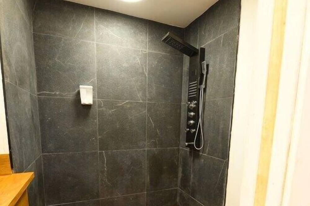 Photo of Bathroom in Coral Heights