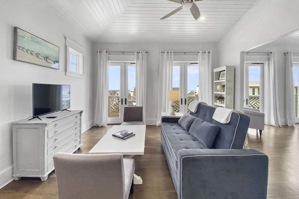 Photo of Livingroom in Rosemary Beach