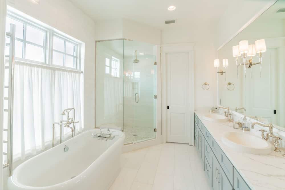Photo of Bathroom in Rosemary Beach