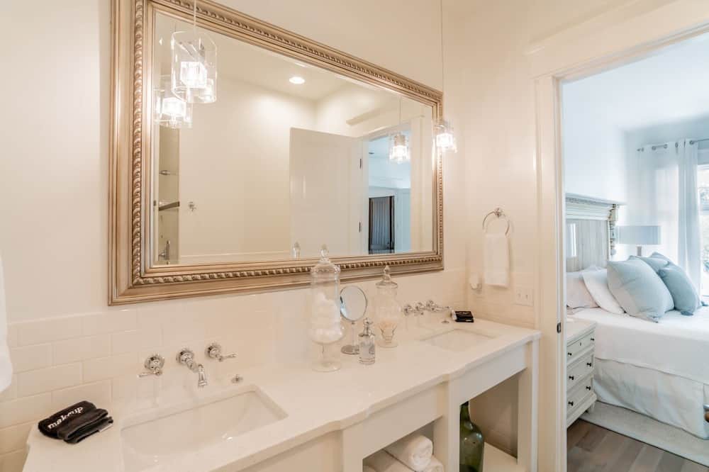 Photo of Bathroom in Rosemary Beach