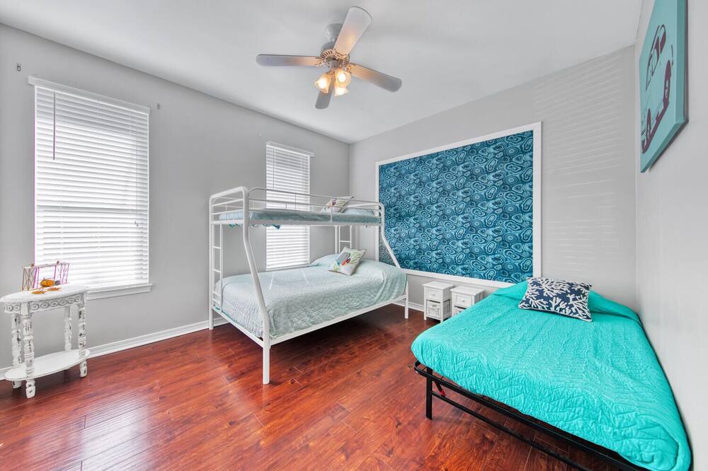 Photo of Bedroom in Gulfview Heights