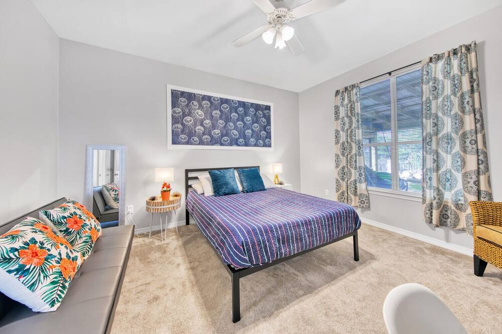 Photo of Bedroom in Gulfview Heights