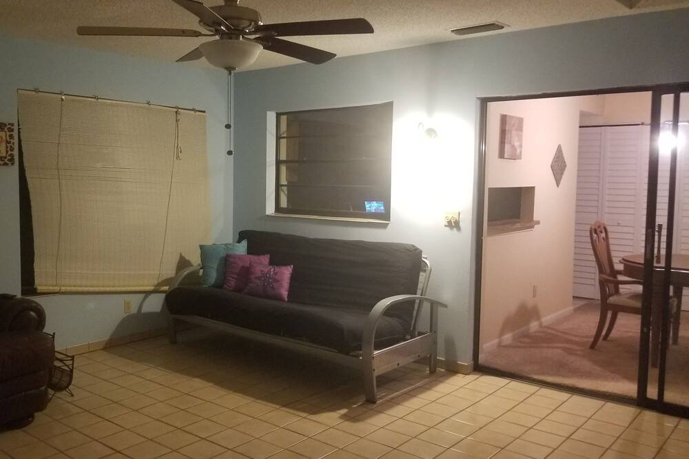 Photo of Livingroom in Carrollwood