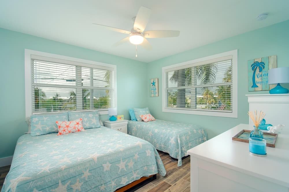 Photo of Bedroom in Breezeswept Beach Estates