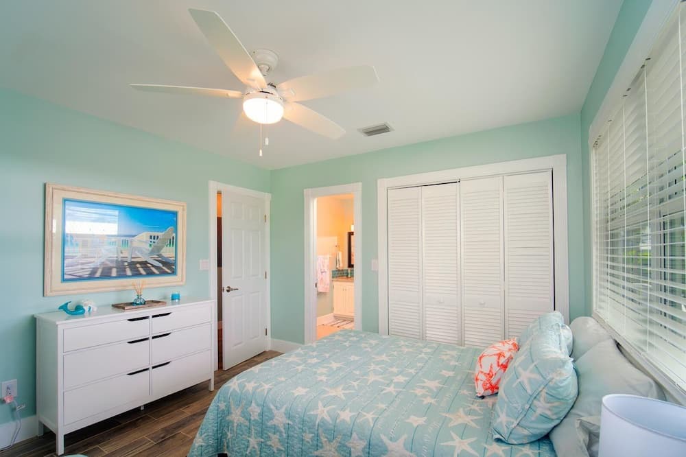 Photo of Bedroom in Breezeswept Beach Estates