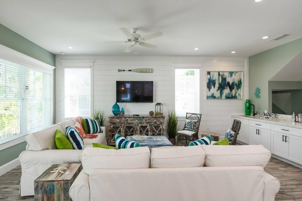 Photo of Livingroom in Anna Maria