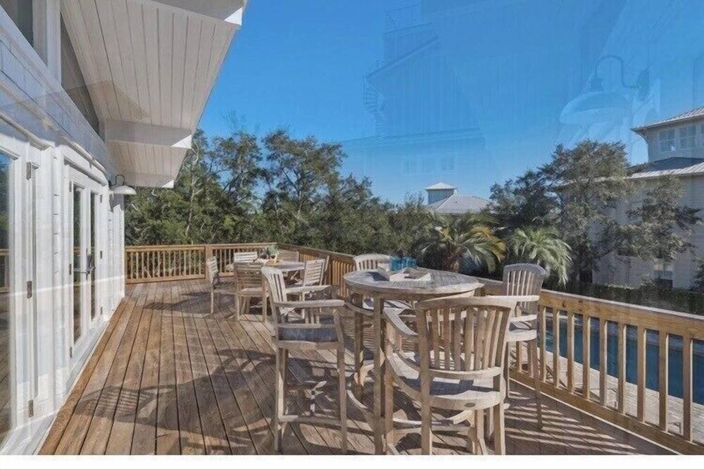 Photo of Patio Balcony in Gulfview Heights