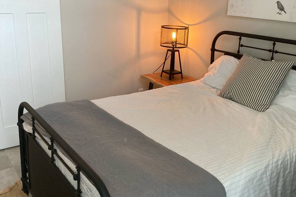 Photo of Bedroom in Gulfview Heights