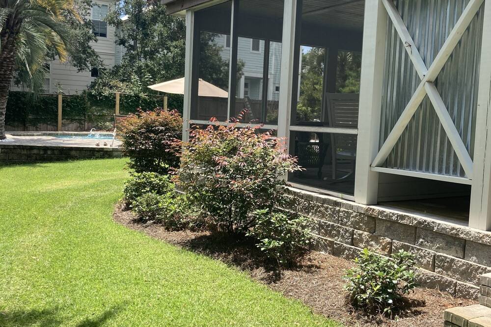 Photo of Outdoor in Gulfview Heights