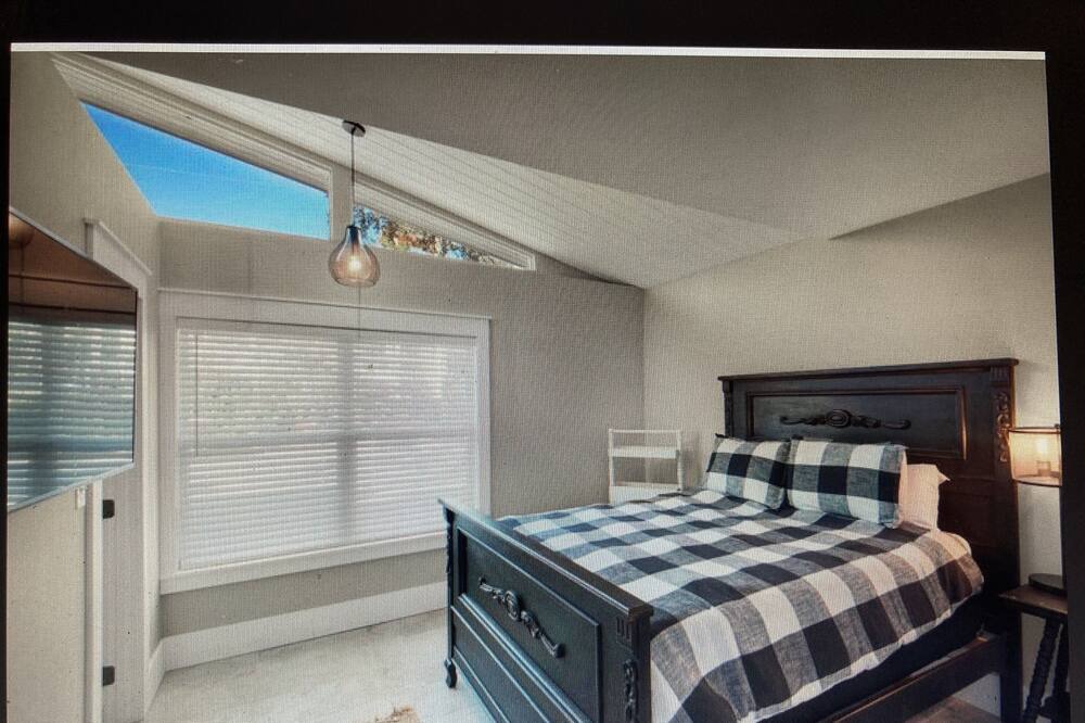 Photo of Bedroom in Gulfview Heights