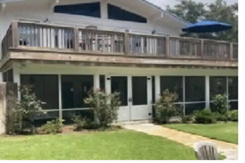 Photo of Outdoor in Gulfview Heights