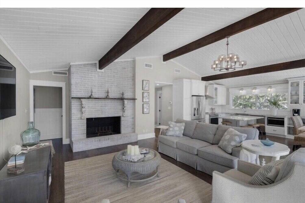 Photo of Livingroom in Gulfview Heights