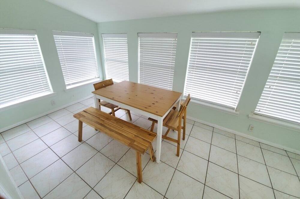 Photo of Livingroom in Crescent Beach