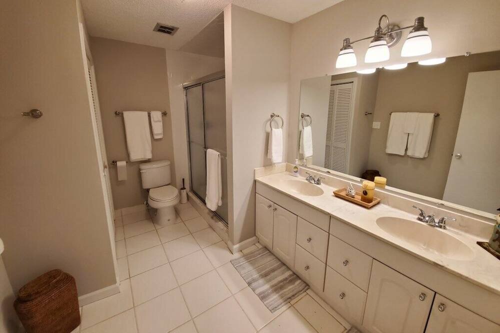 Photo of Bathroom in Crescent Beach