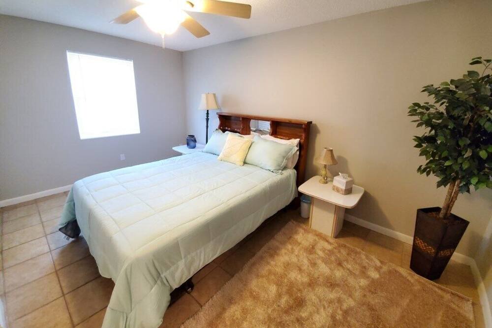 Photo of Bedroom in Crescent Beach