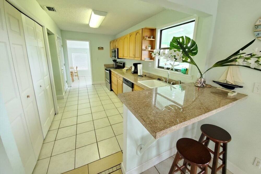 Photo of Livingroom in Crescent Beach