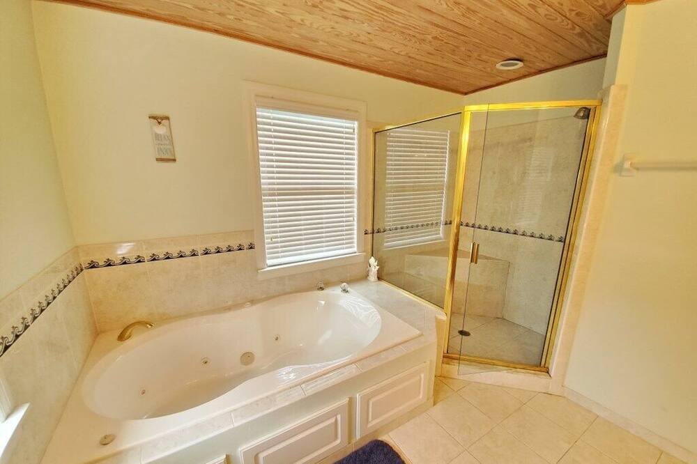 Photo of Bathroom in Crescent Beach