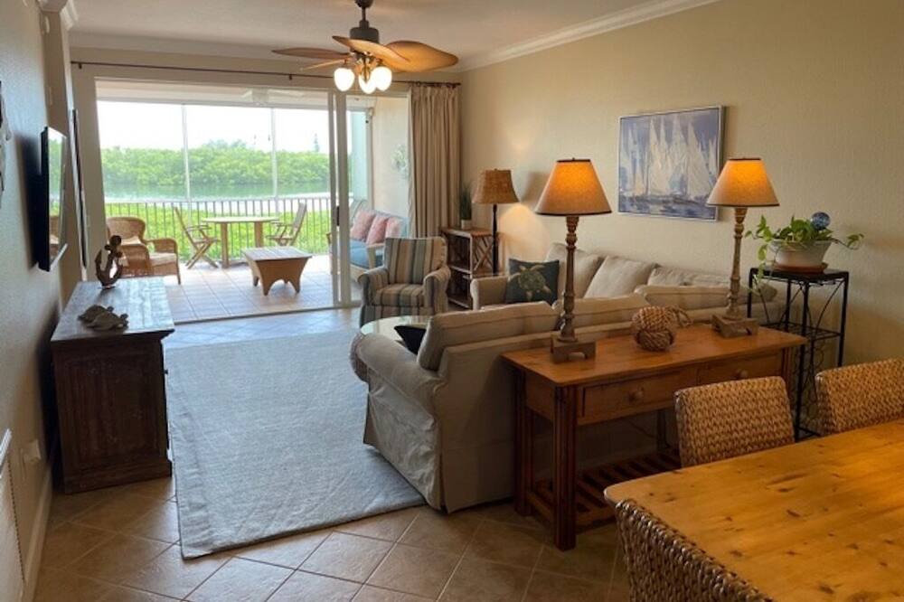 Photo of Livingroom in Placida