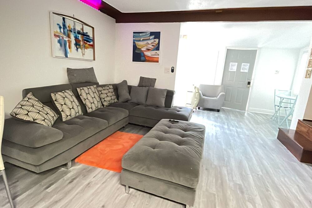 Photo of Livingroom in Madeira Beach