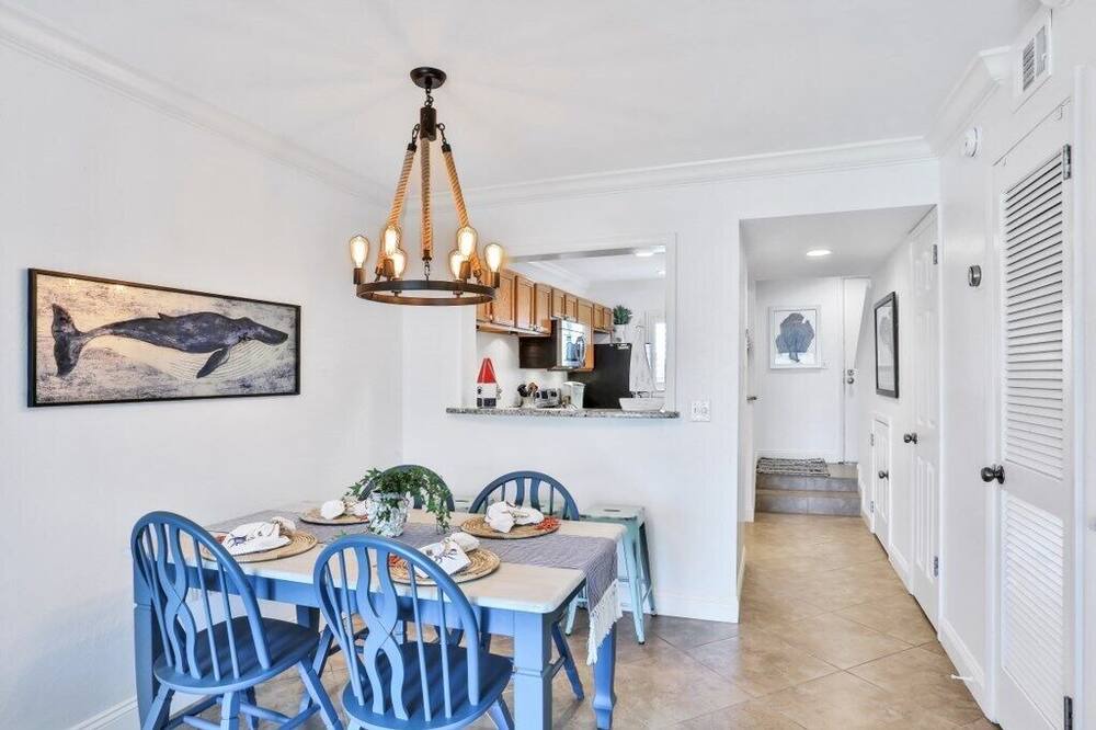 Photo of Livingroom in Crescent Beach