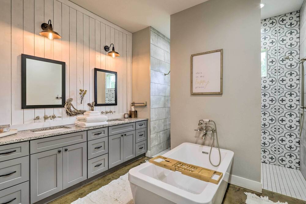Photo of Bathroom in Wedgefield