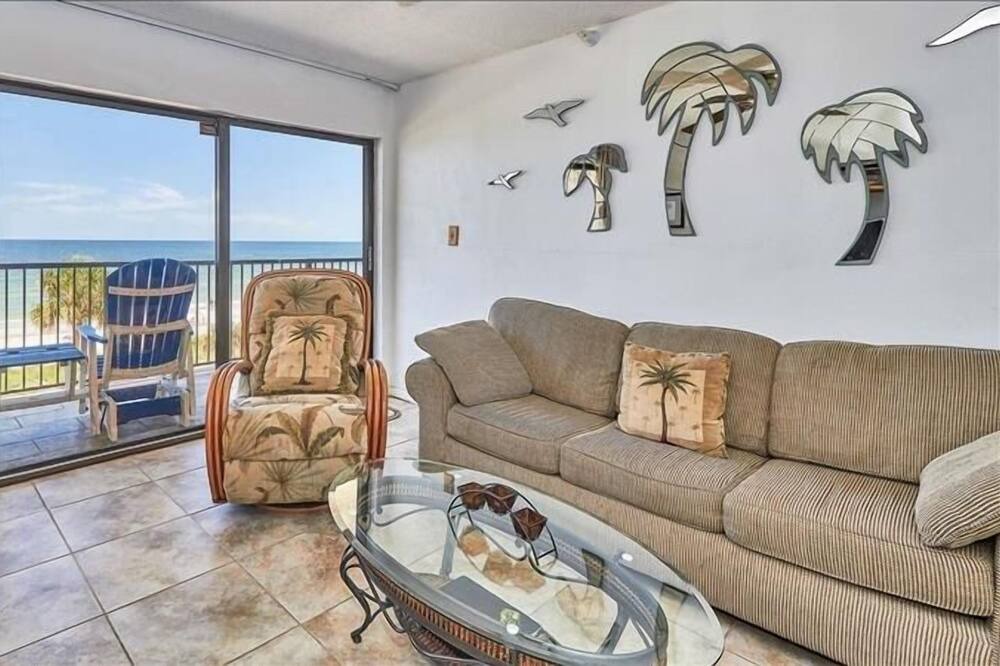 Photo of Livingroom in Madeira Beach