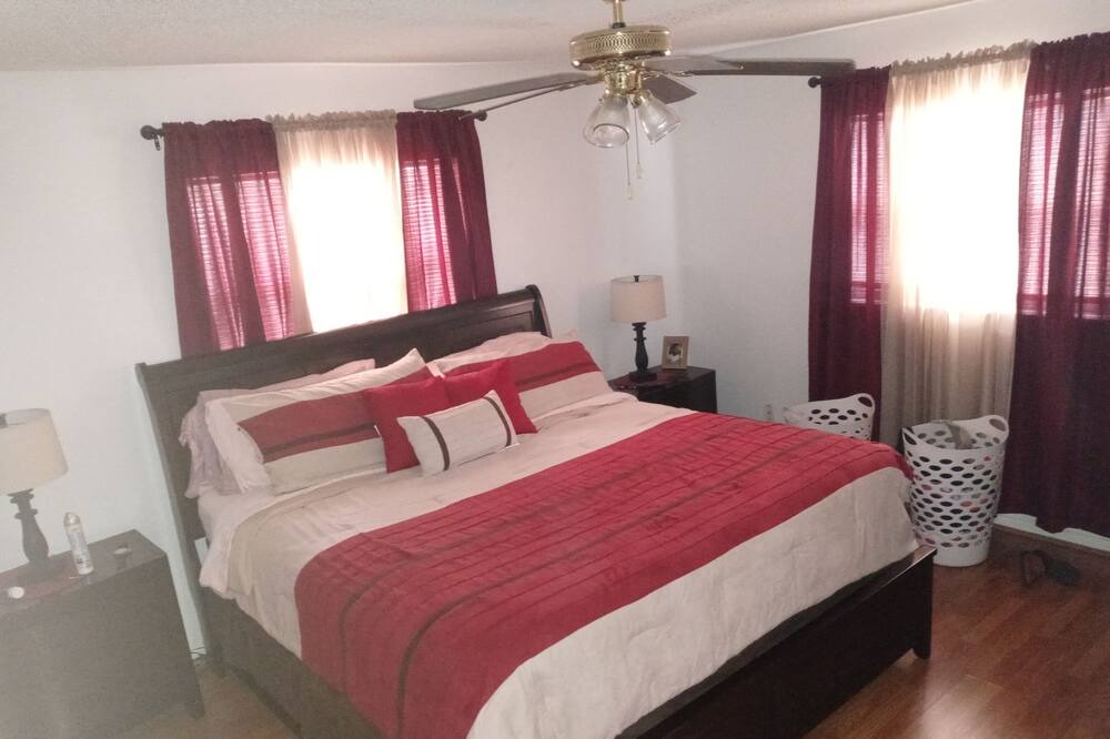 Photo of Bedroom in Pinellas Point