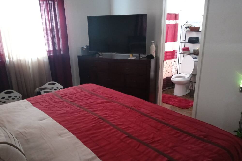 Photo of Bedroom in Pinellas Point