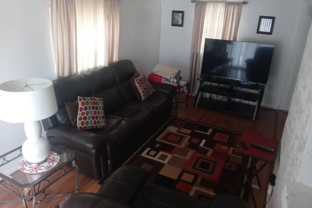 Photo of Livingroom in Pinellas Point