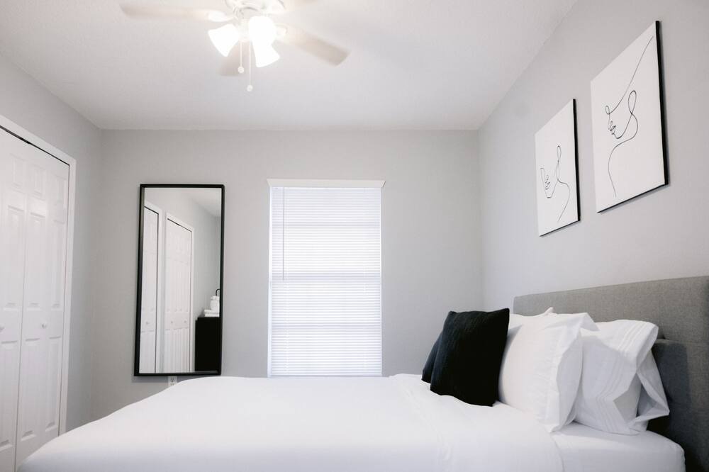 Photo of Bedroom in Conway