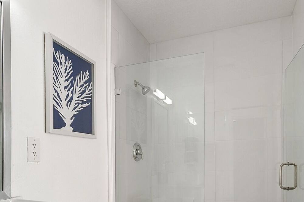Photo of Bathroom in Coral Heights