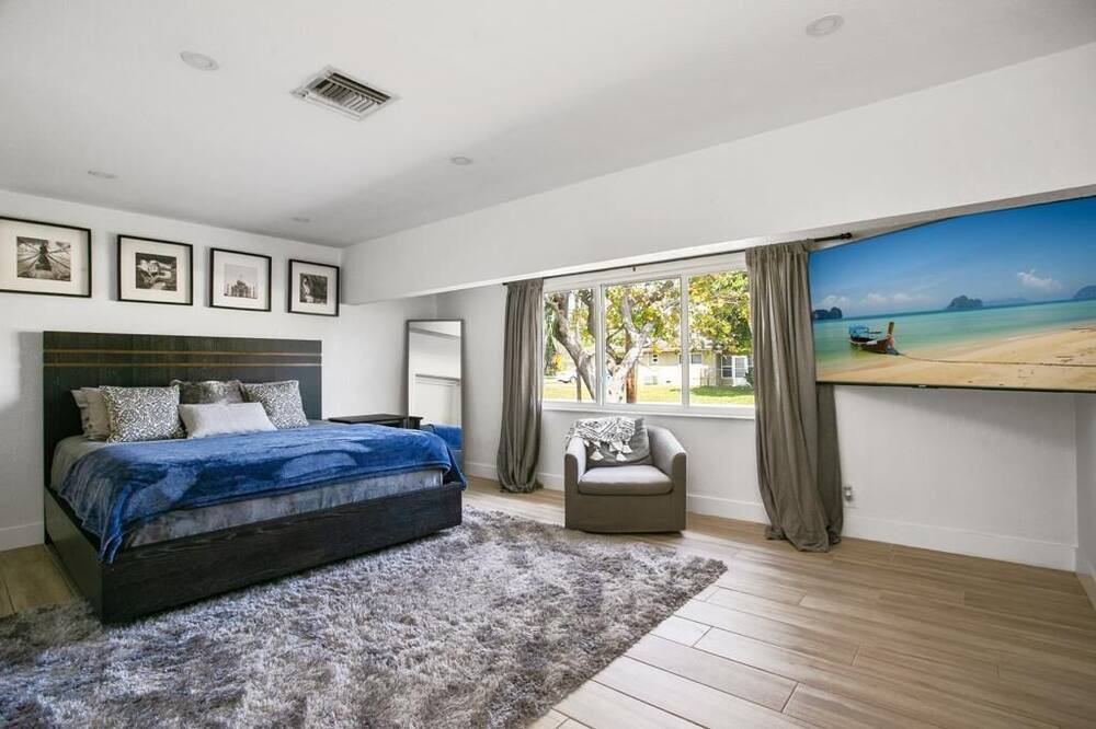 Photo of Bedroom in Coral Heights