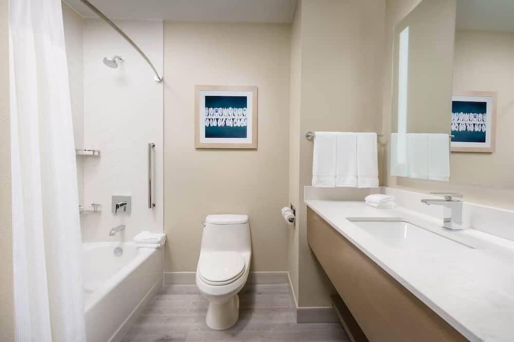 Photo of Bathroom in Marathon