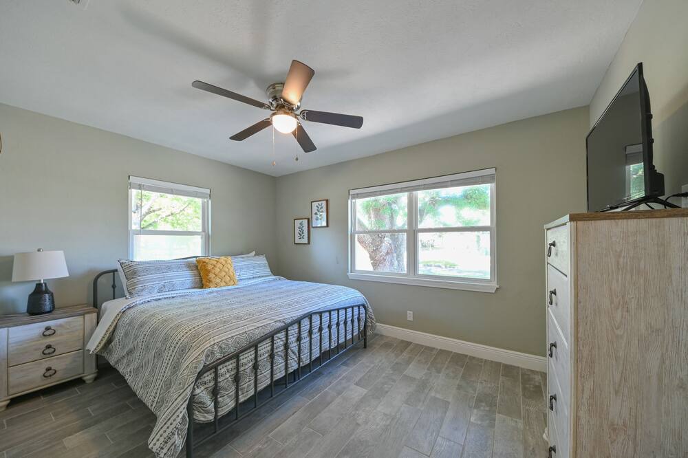 Photo of Bedroom in Port Tampa City